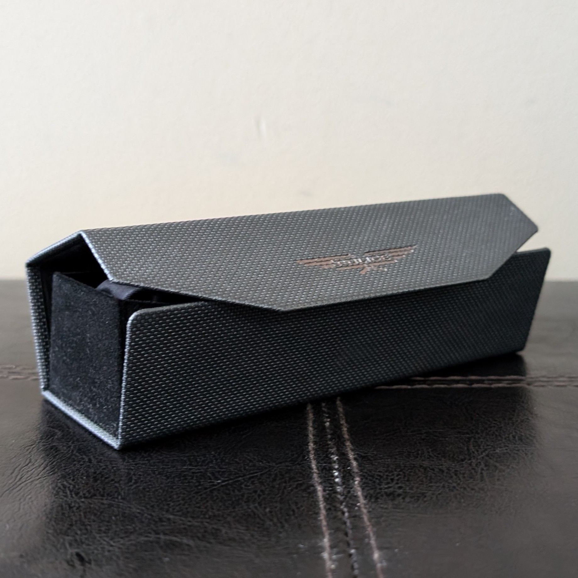Semi-Closed Glasses Case